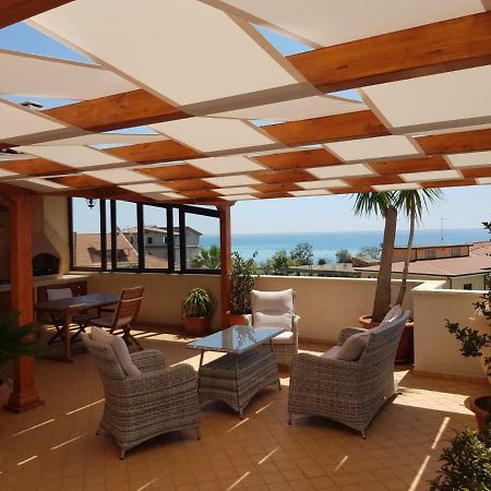 רוצ'לה איוניקה B&B E Casa Vacanza Al Castello מראה חיצוני תמונה