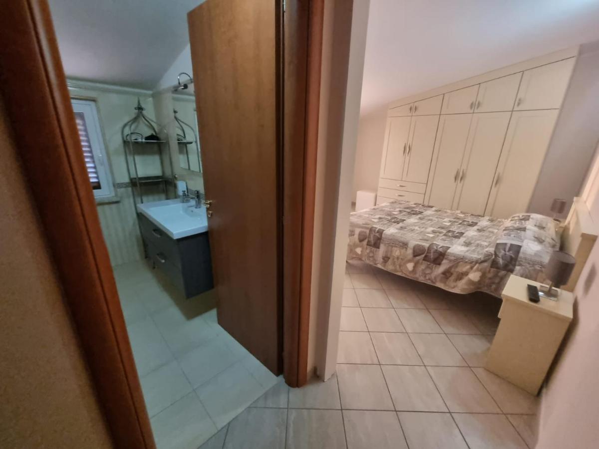 רוצ'לה איוניקה B&B E Casa Vacanza Al Castello מראה חיצוני תמונה
