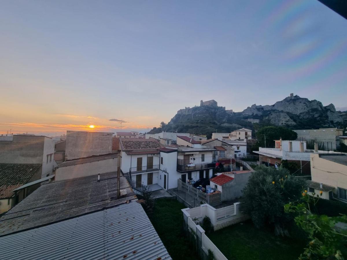 רוצ'לה איוניקה B&B E Casa Vacanza Al Castello מראה חיצוני תמונה