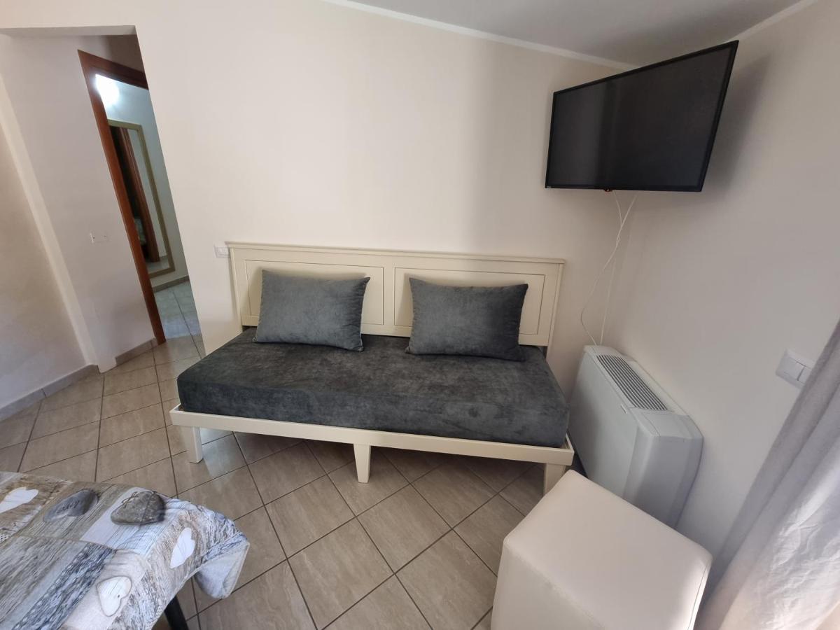 רוצ'לה איוניקה B&B E Casa Vacanza Al Castello מראה חיצוני תמונה