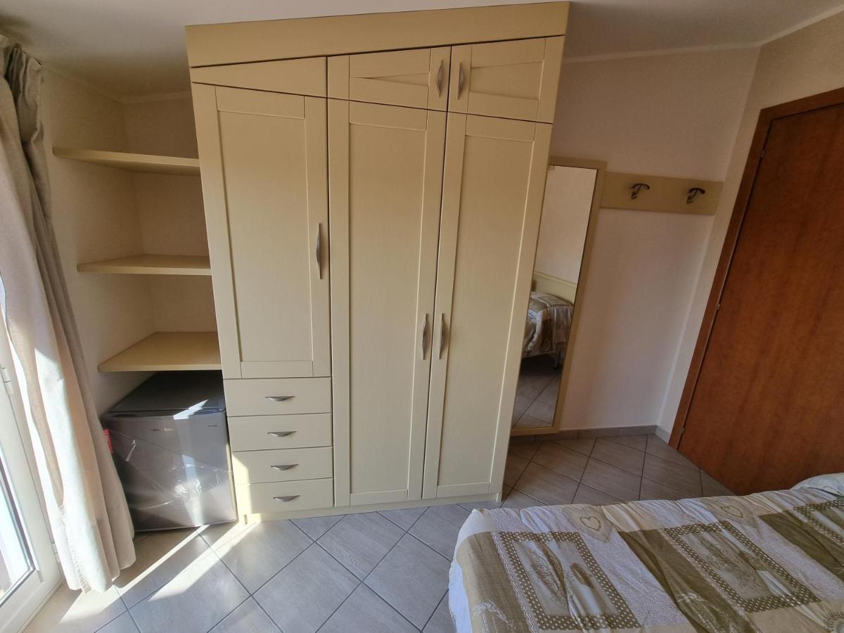 רוצ'לה איוניקה B&B E Casa Vacanza Al Castello מראה חיצוני תמונה