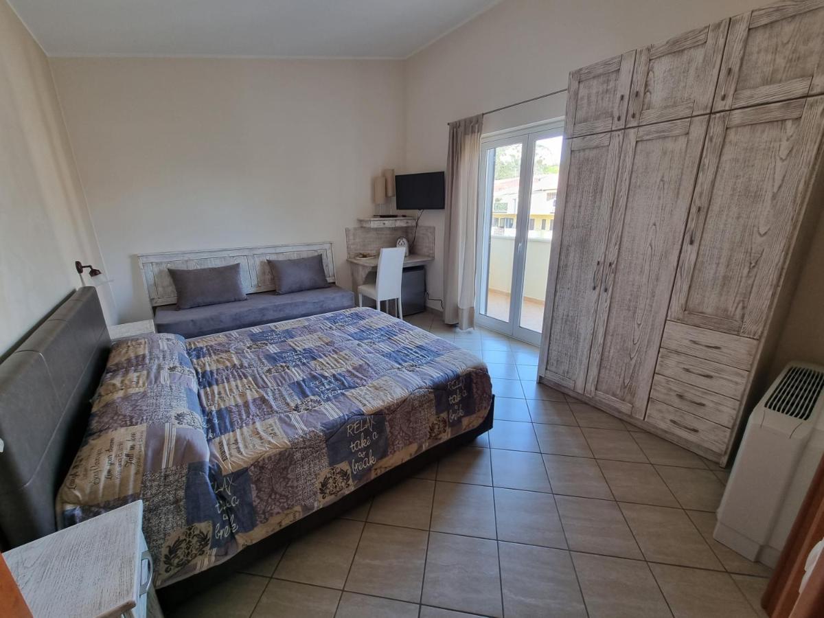 רוצ'לה איוניקה B&B E Casa Vacanza Al Castello מראה חיצוני תמונה