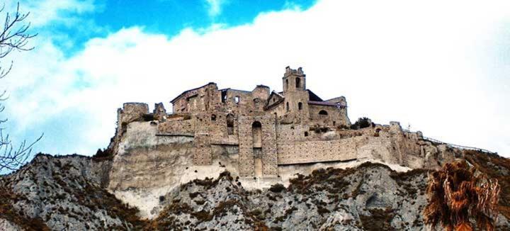 רוצ'לה איוניקה B&B E Casa Vacanza Al Castello מראה חיצוני תמונה