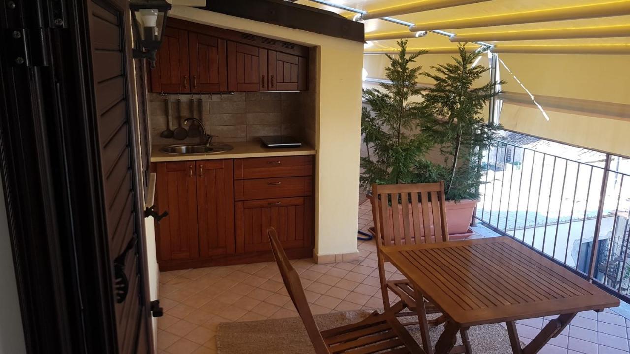 רוצ'לה איוניקה B&B E Casa Vacanza Al Castello מראה חיצוני תמונה