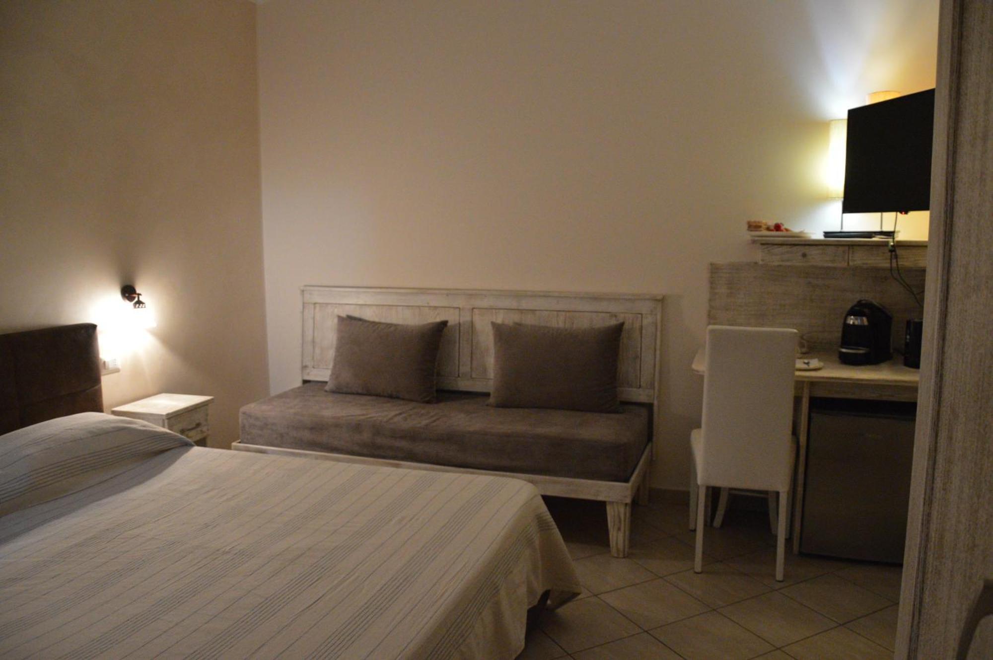 רוצ'לה איוניקה B&B E Casa Vacanza Al Castello מראה חיצוני תמונה