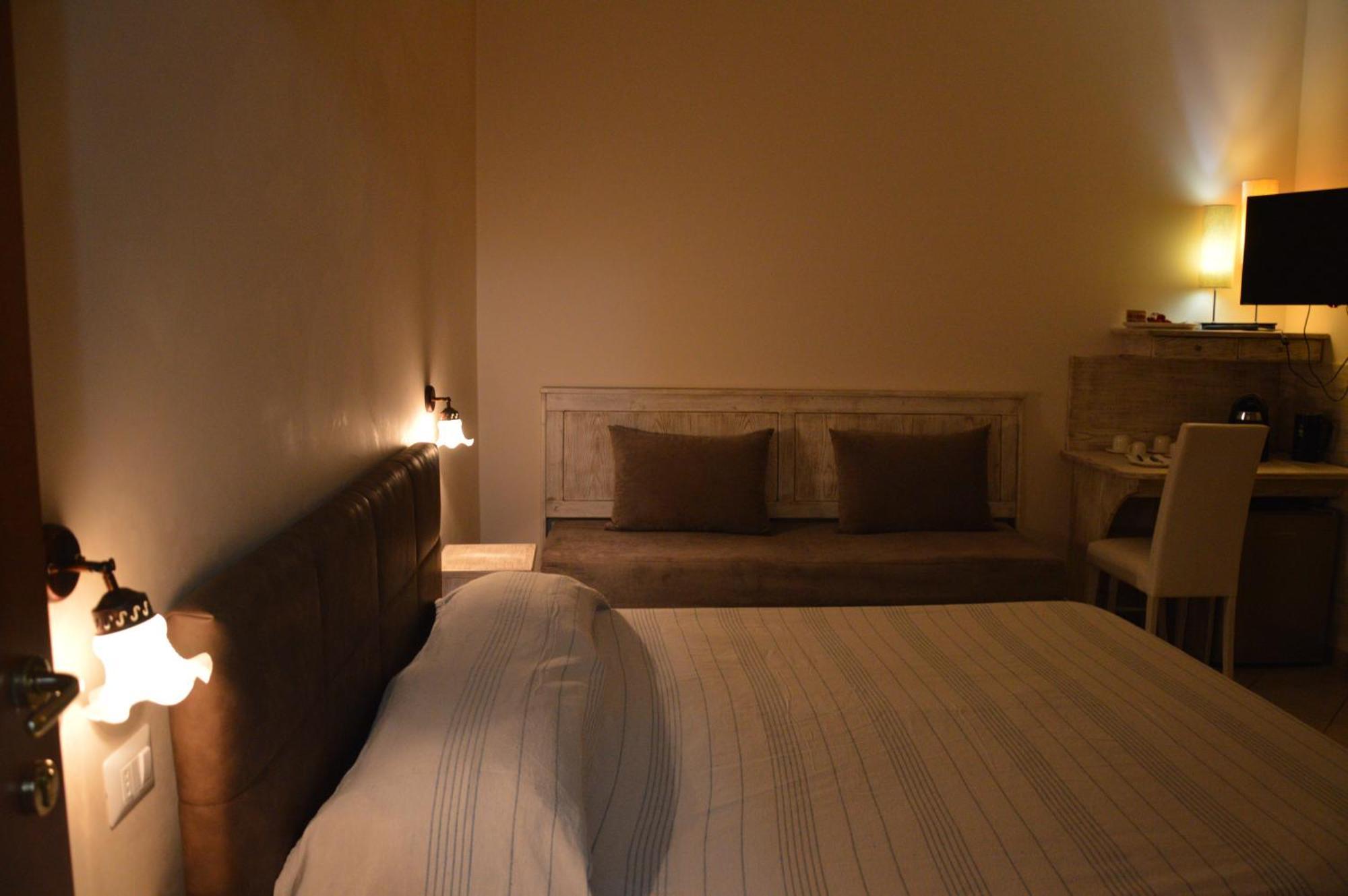 רוצ'לה איוניקה B&B E Casa Vacanza Al Castello מראה חיצוני תמונה