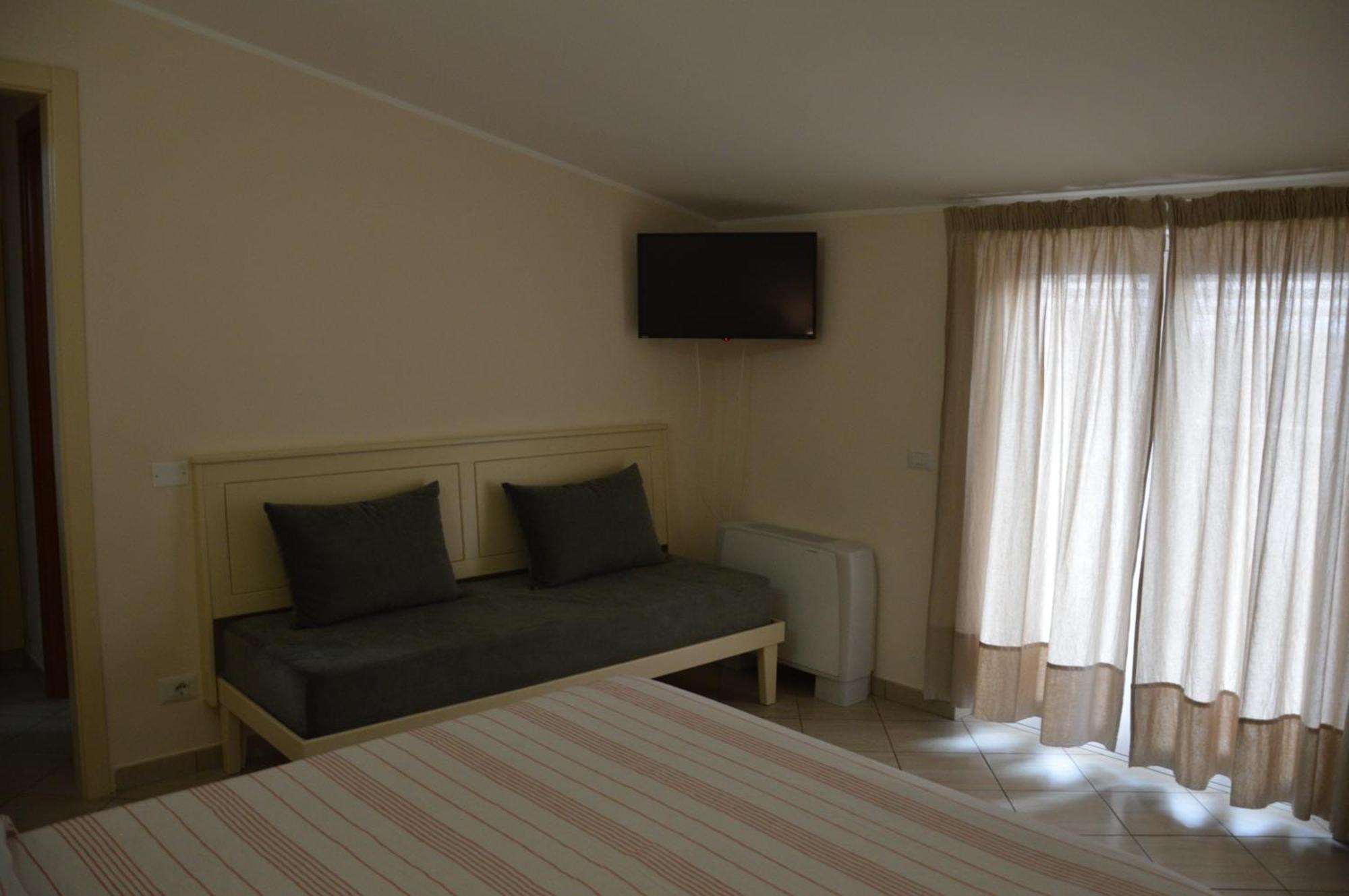רוצ'לה איוניקה B&B E Casa Vacanza Al Castello מראה חיצוני תמונה