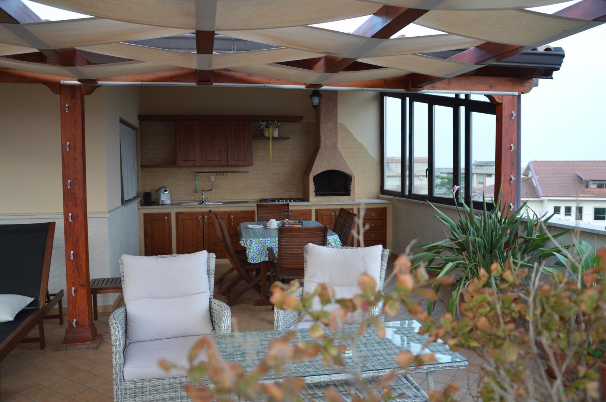רוצ'לה איוניקה B&B E Casa Vacanza Al Castello מראה חיצוני תמונה