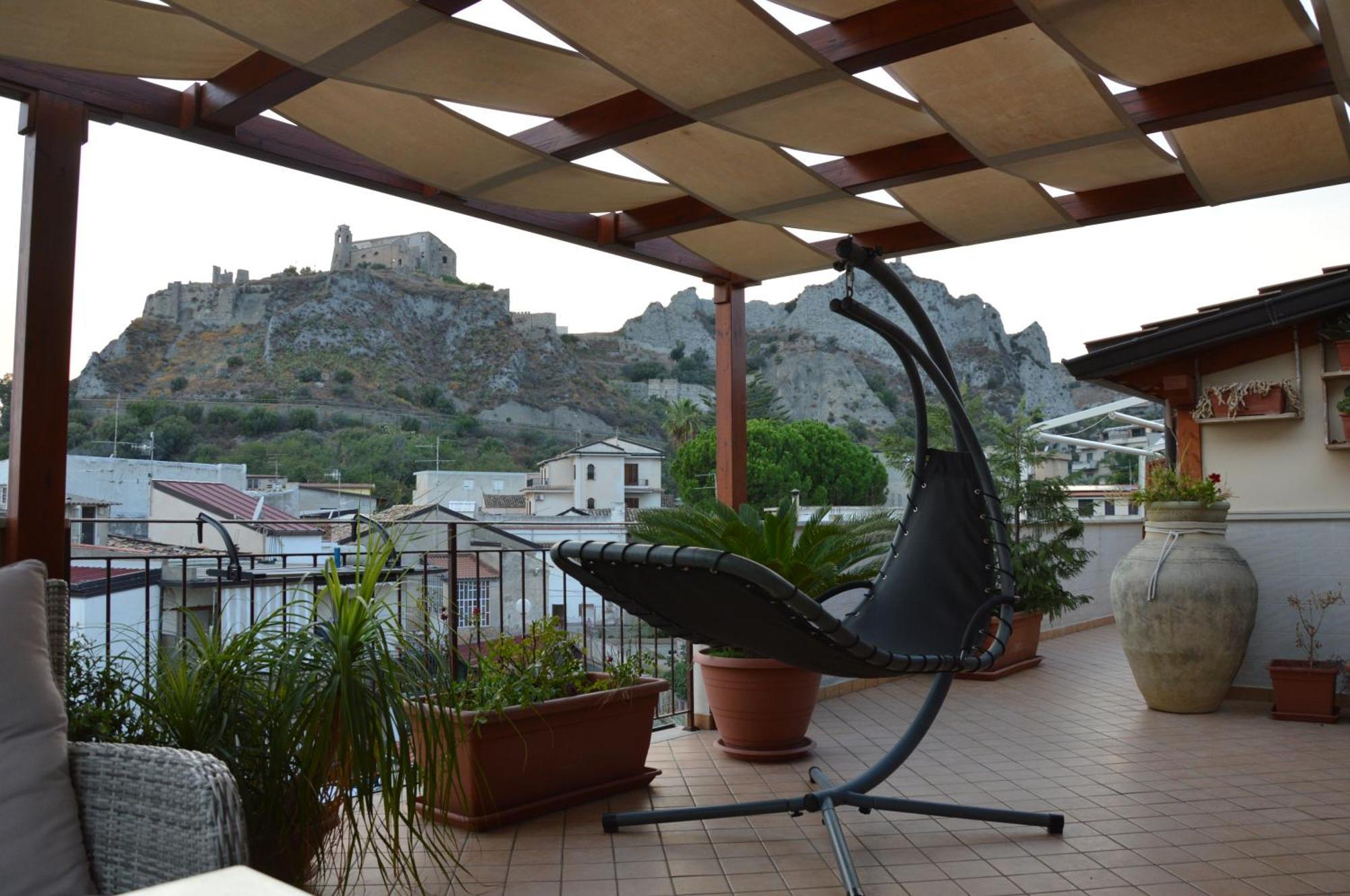 רוצ'לה איוניקה B&B E Casa Vacanza Al Castello מראה חיצוני תמונה