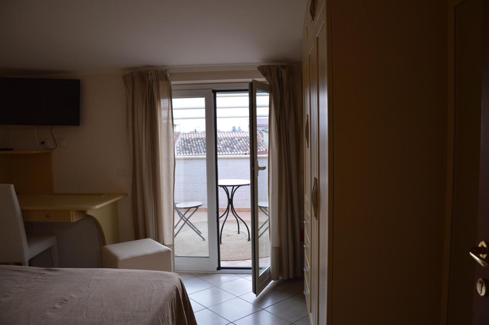 רוצ'לה איוניקה B&B E Casa Vacanza Al Castello מראה חיצוני תמונה
