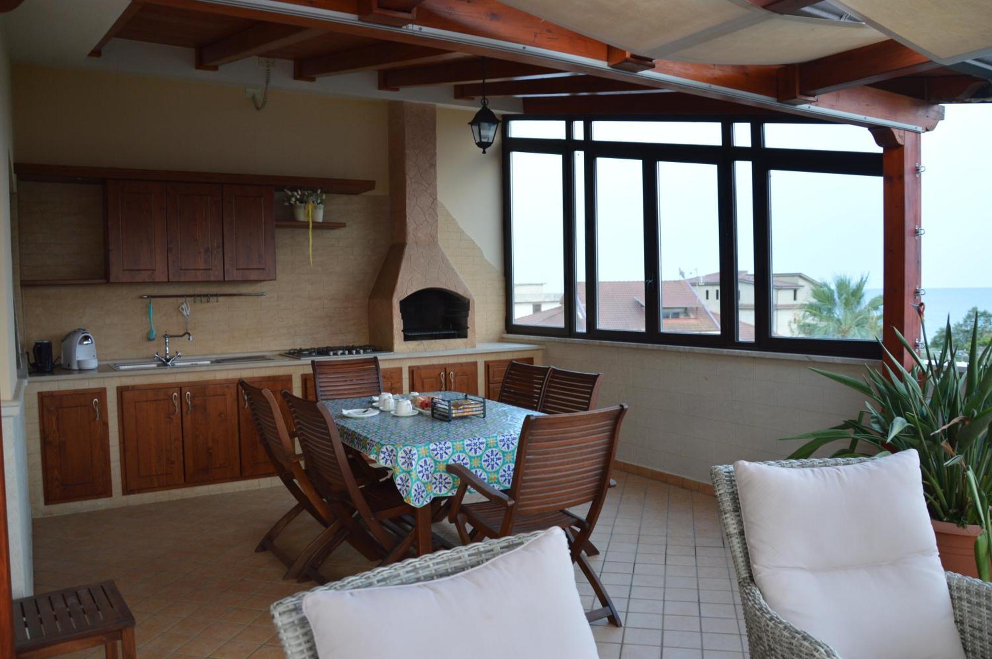 רוצ'לה איוניקה B&B E Casa Vacanza Al Castello מראה חיצוני תמונה