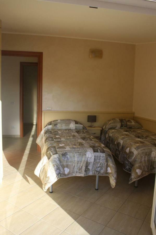 רוצ'לה איוניקה B&B E Casa Vacanza Al Castello מראה חיצוני תמונה