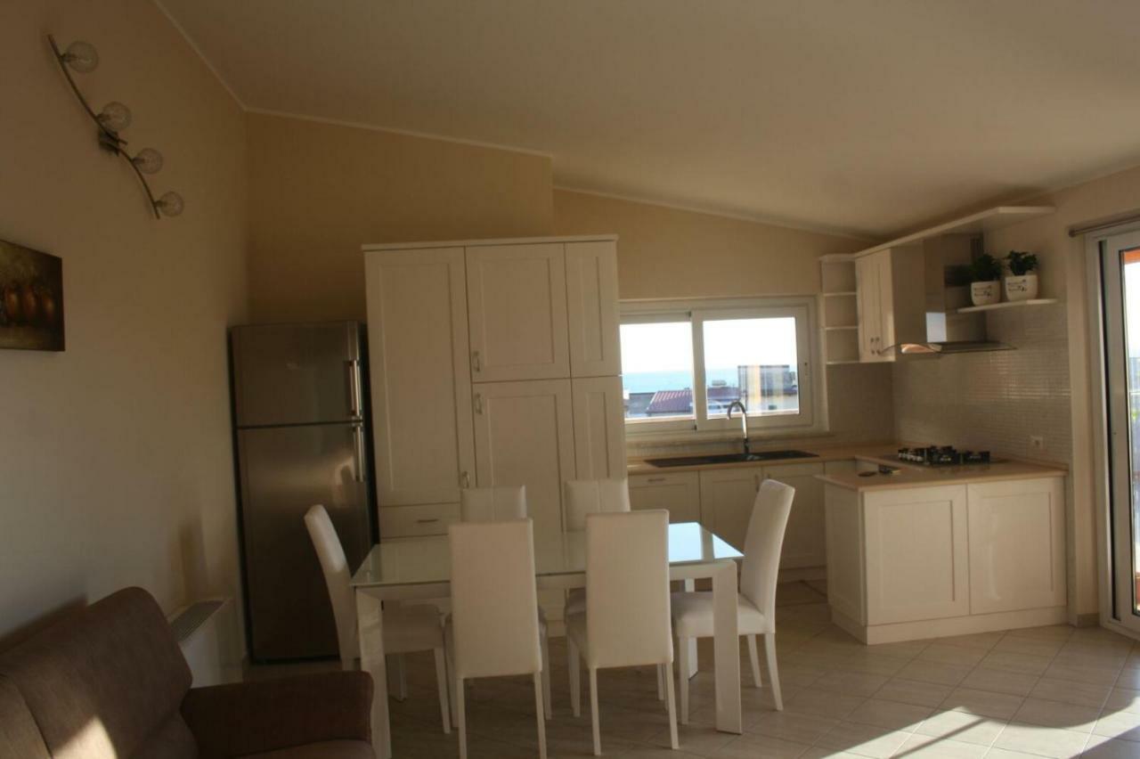 רוצ'לה איוניקה B&B E Casa Vacanza Al Castello מראה חיצוני תמונה