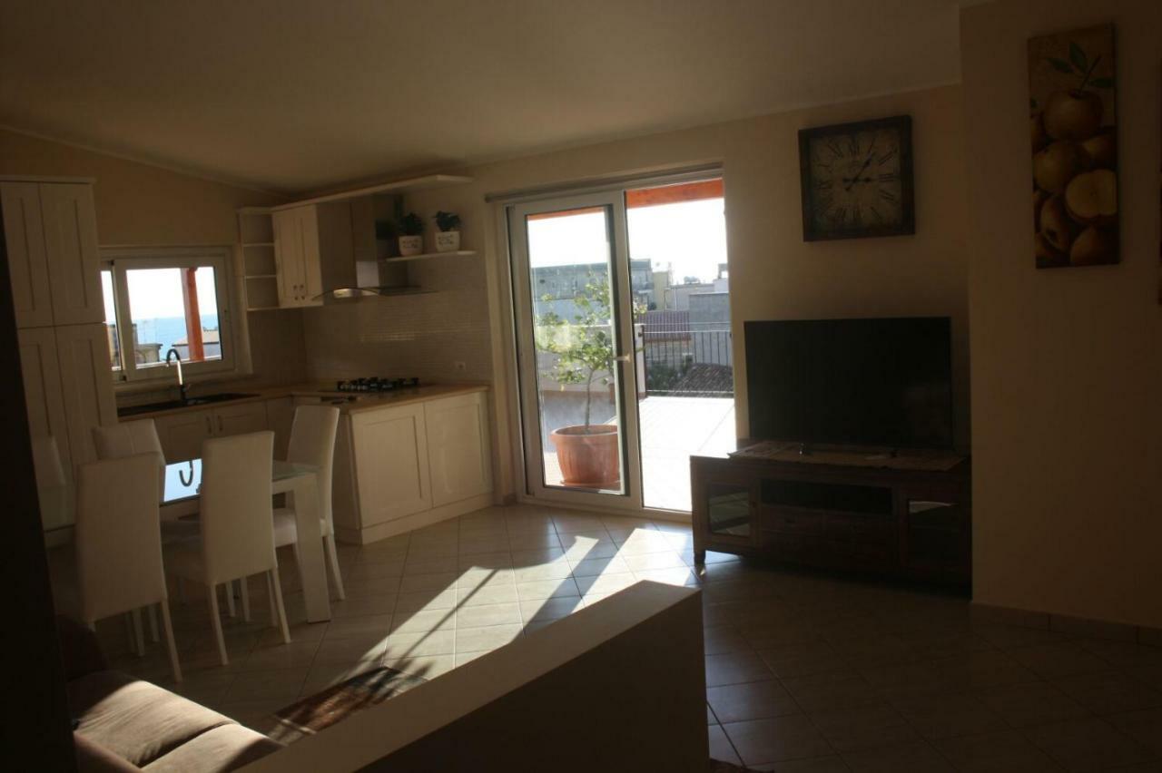 רוצ'לה איוניקה B&B E Casa Vacanza Al Castello מראה חיצוני תמונה