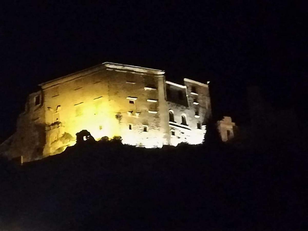 רוצ'לה איוניקה B&B E Casa Vacanza Al Castello מראה חיצוני תמונה