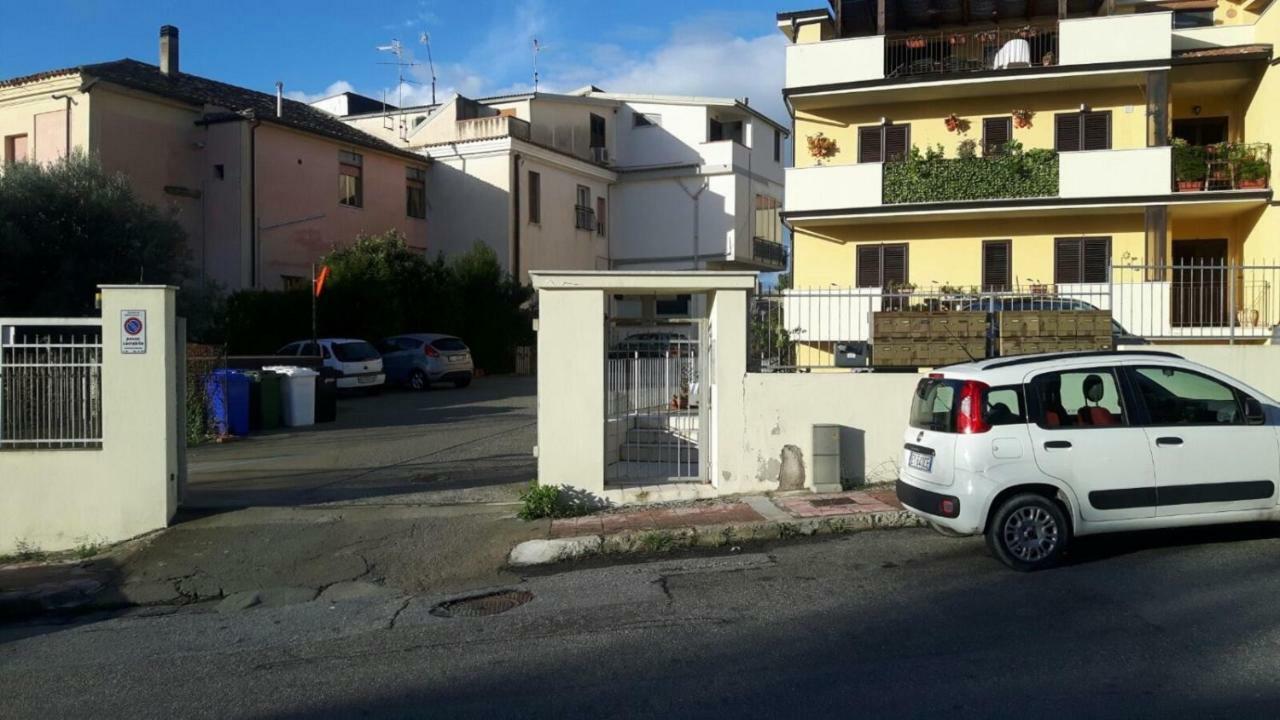 רוצ'לה איוניקה B&B E Casa Vacanza Al Castello מראה חיצוני תמונה