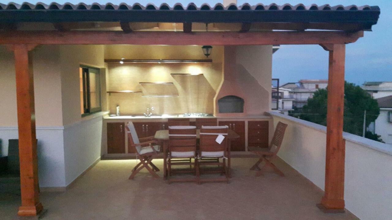 רוצ'לה איוניקה B&B E Casa Vacanza Al Castello מראה חיצוני תמונה