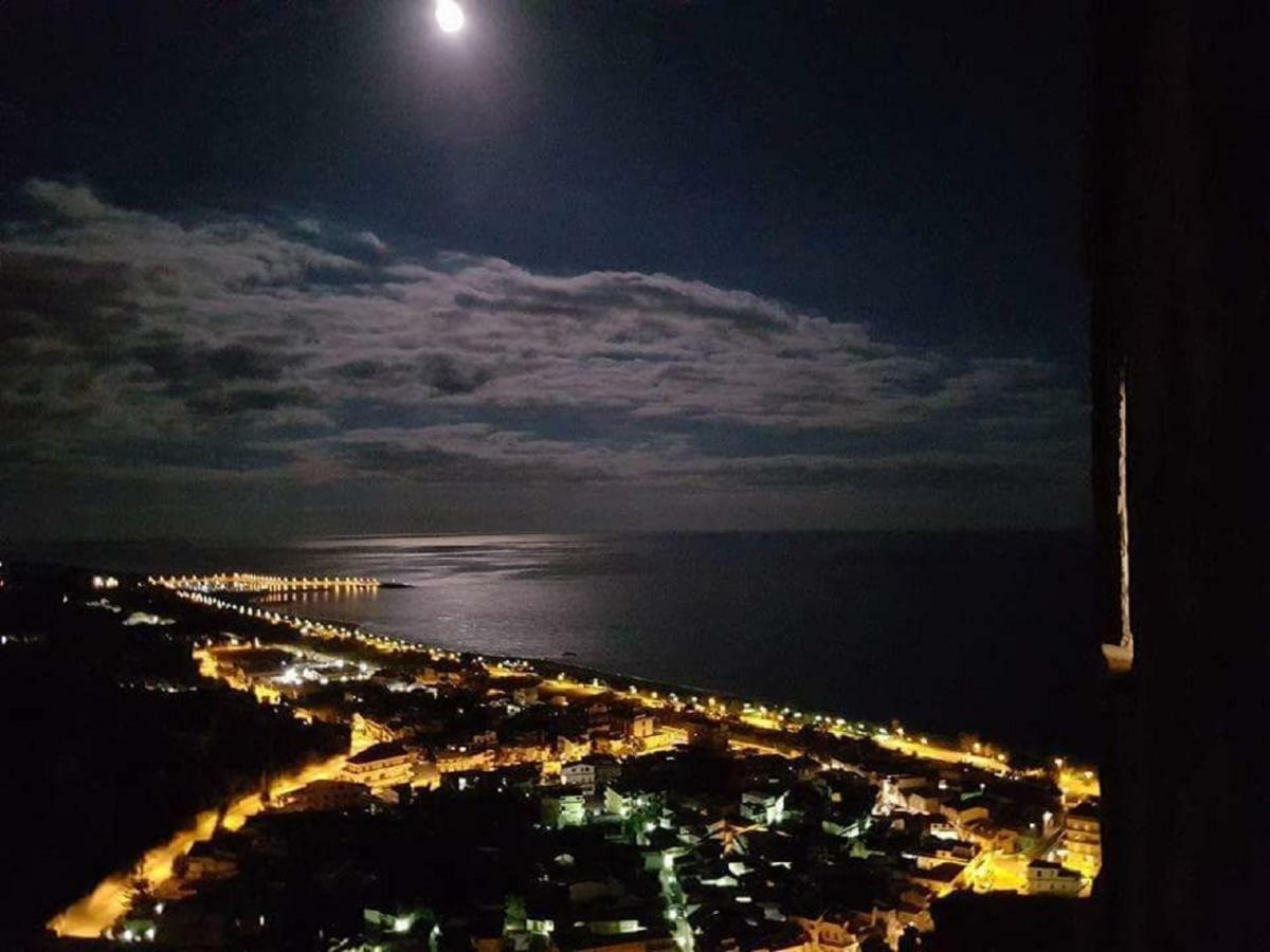 רוצ'לה איוניקה B&B E Casa Vacanza Al Castello מראה חיצוני תמונה