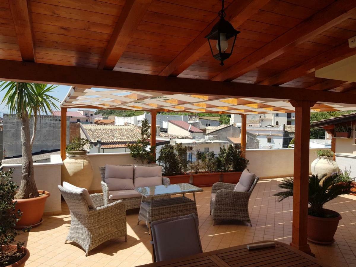 רוצ'לה איוניקה B&B E Casa Vacanza Al Castello מראה חיצוני תמונה